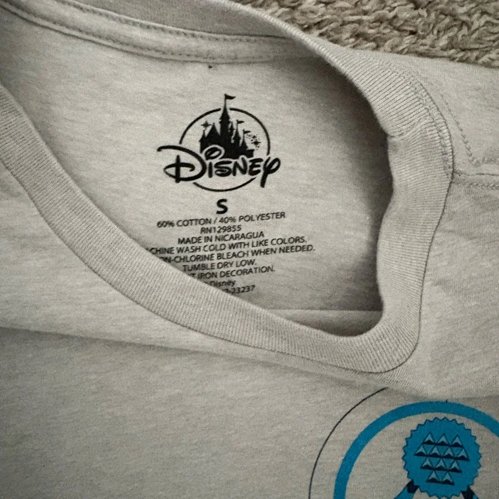 New Epcot Reimagined Disney Parks T-Shirt Size Small Unisex - Picture 2 of 5